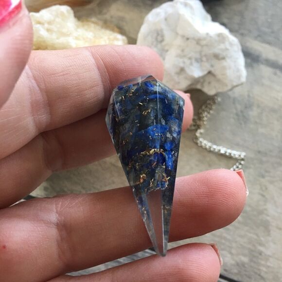 Orgone blue lapis lazuli gemstone pendulum - Picture 3 of 4